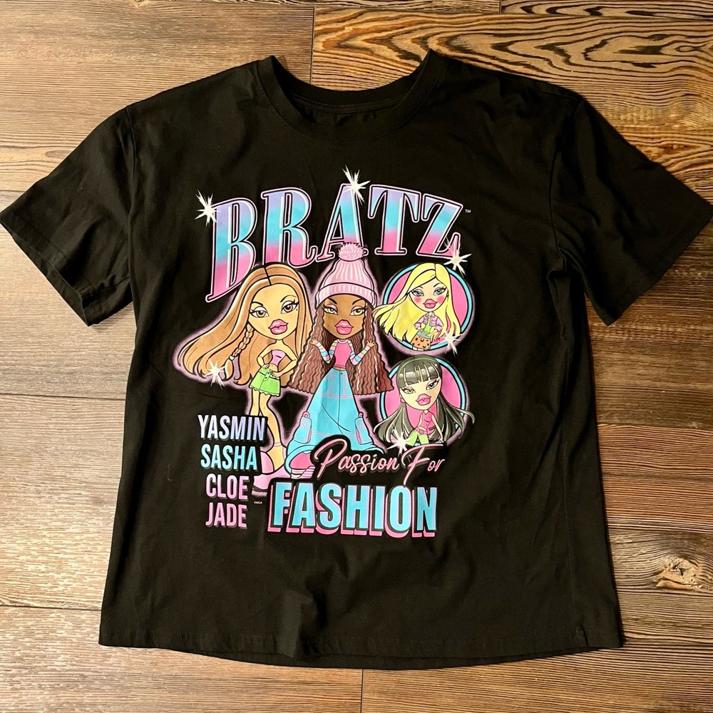Bratz 2023 XL Short Sleeve Shirt EXC